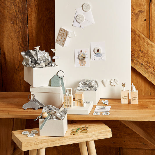 Glückskästchen " Lust auf Meer " mit Strandkorb aus Porzellan von räder design