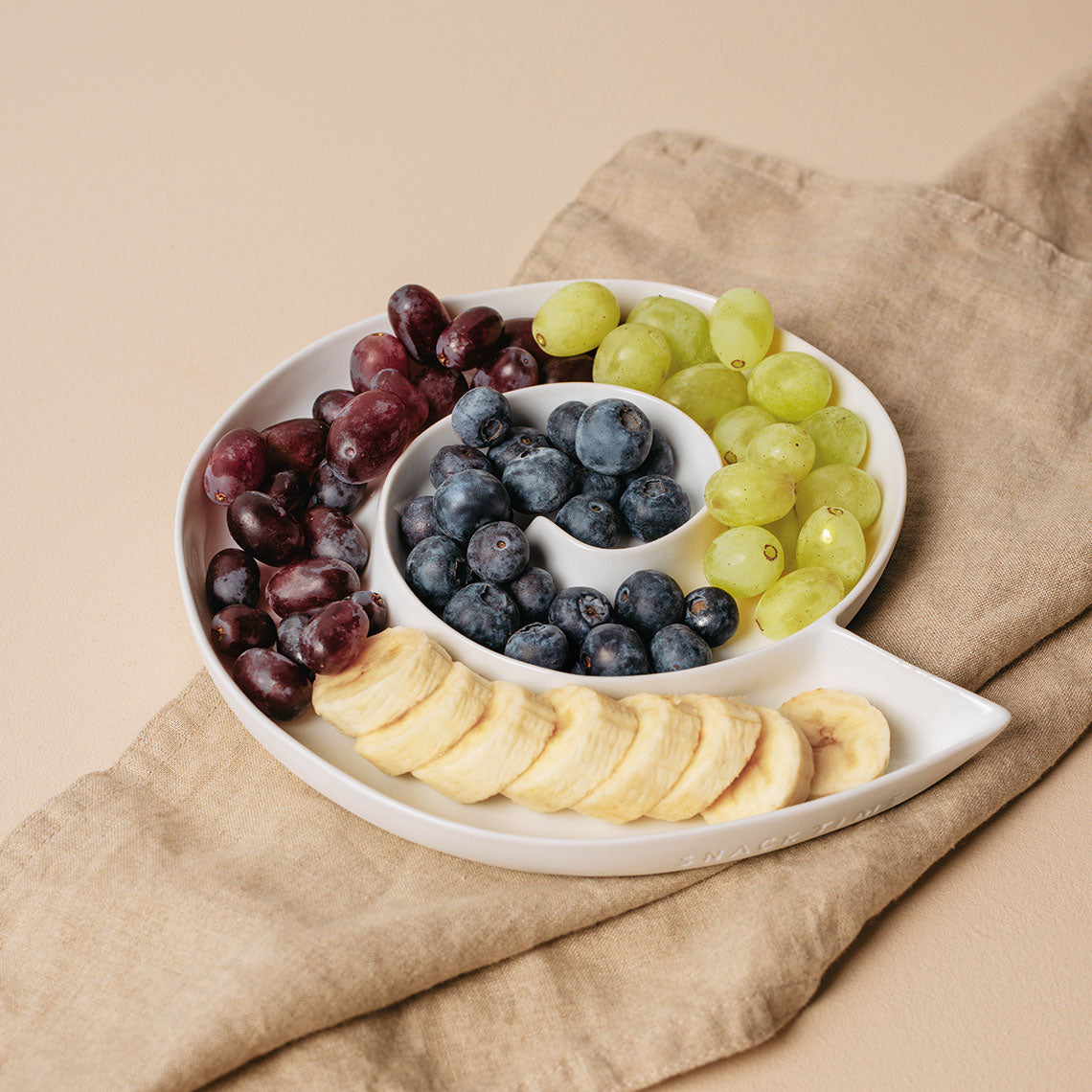 Schale aus Porzellan " Snacktime " von räder design Schale für Snacks