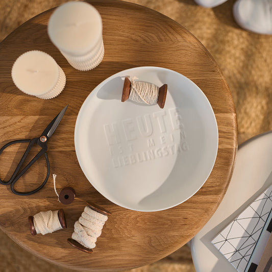 flache Schale aus Porzellan "Heute ist mein Lieblingstag" von räder design