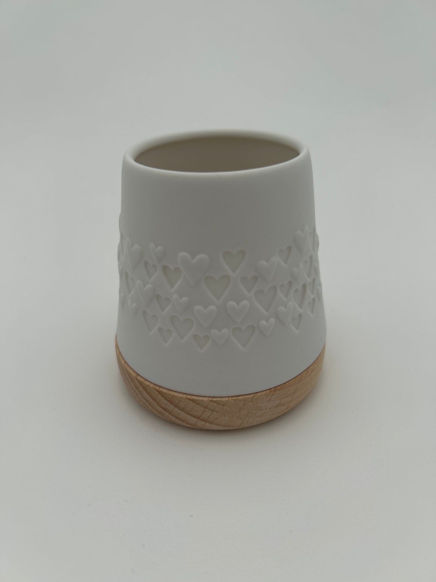 Windlicht Herzen aus Porzellan & Holz Herz - Neuheit 2026 von räder design - D.7cm H.7cm