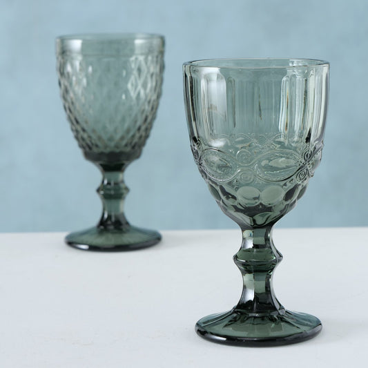 Weinglas Dunkelgrau mit Muster-Relief in zwei Varianten von Boltze