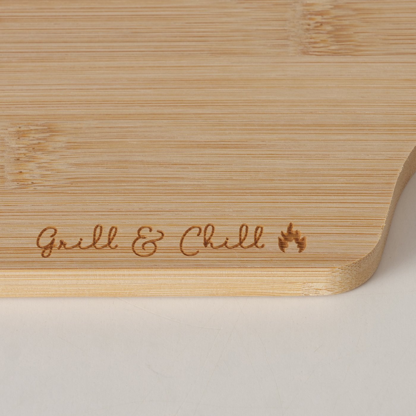 Schneidebrett aus Holz "Grill & Chill" von Boltze - BBQ Geschenkidee Grillen Garten