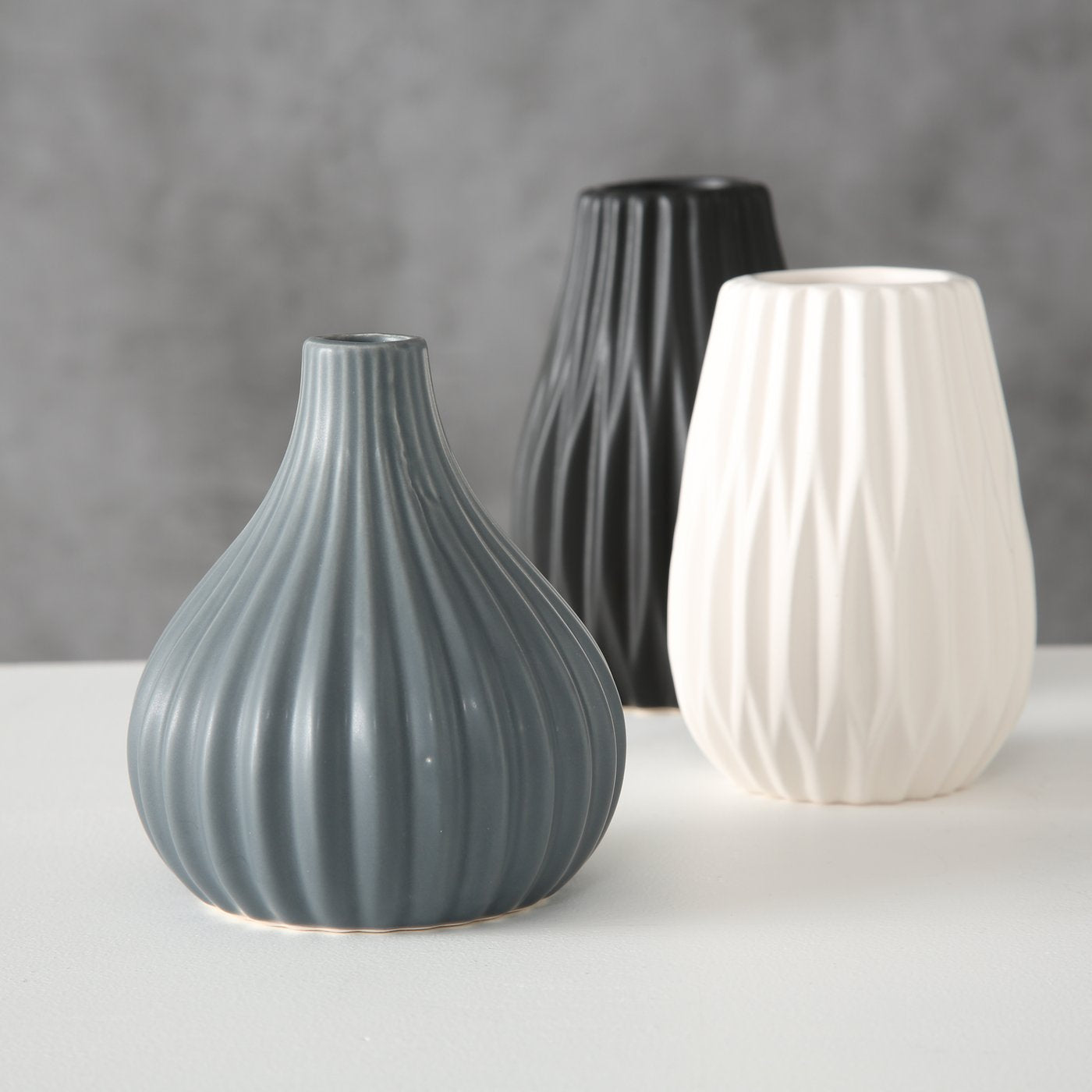 Vase aus Porzellan grau/schwarz/weiß von Boltze - Blumen Dekoration modern