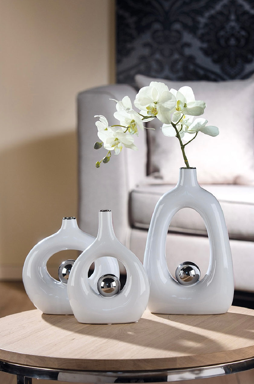 Ausgefallene Vase aus Keramik mit Silberkugel von Gilde