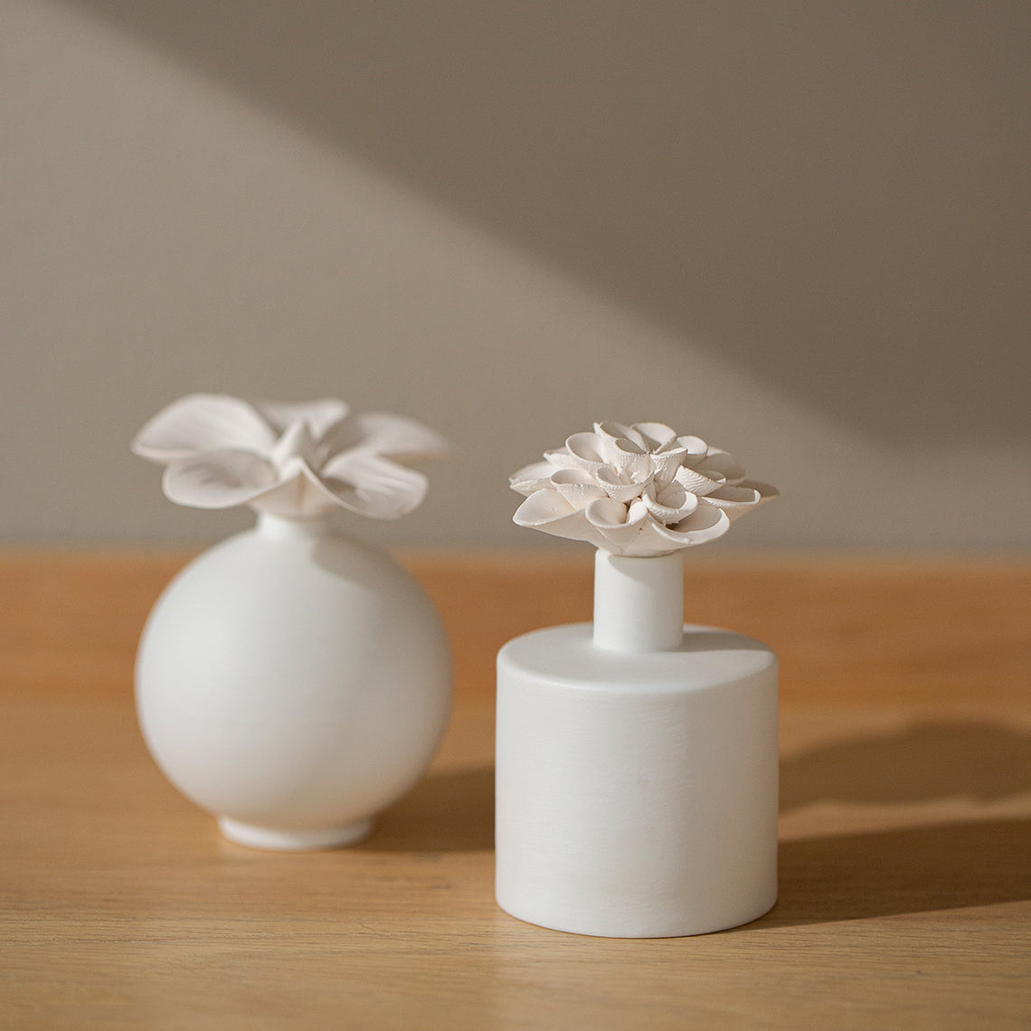 Lufterfrischer aus Porzellan "Chrysantheme" von räder design