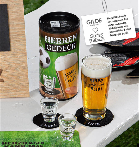 Gläserset als Geschenkidee "Einer geht noch rein" von Gilde - Herrengedeck Fußball Fans Ideales Geschenk für Fußballer Set aus Bierglas und Schnapsglas in Geschenkverpackung
