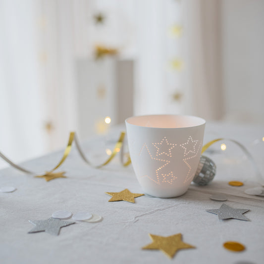 feiner Teelichthalter (groß) aus Porzellan "Sterne" von räder design - Weihnachten Weihnachtsdekoration