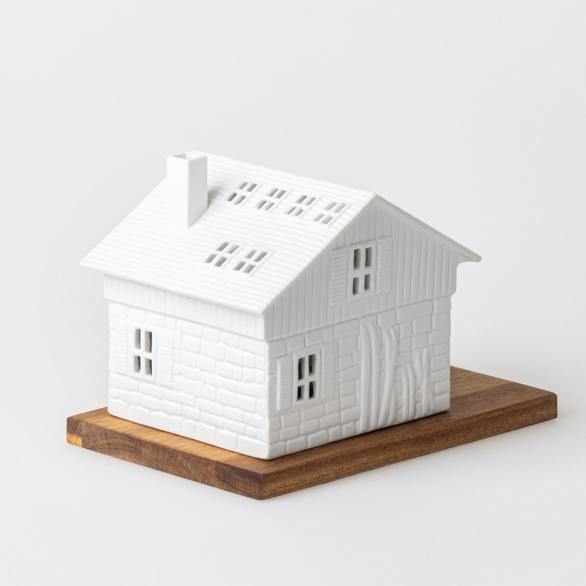 Lichthaus aus Porzellan auf Holz "Skihütte" von räder design - Weihnachten Weihnachtsdekoration