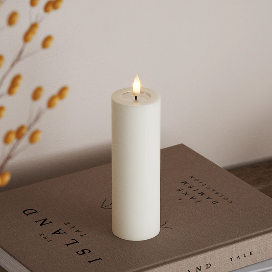 LED Stumpenkerze 15 cm weiß von Deluxe Homeart - Candle/Kerzen