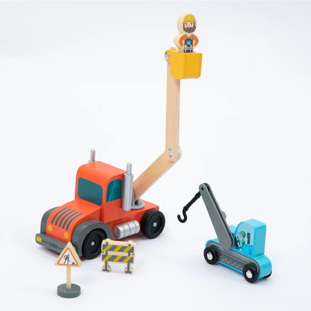 Baufahrzeug-Transporter Spielset aus Holz 14-teilig von UMU Holzspielzeug