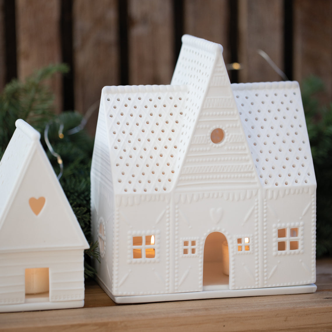Lichthaus aus Porzellan Lebkuchenhaus (groß) von räder design - Teelichthalter Weihnachten Weihnachtsdekoration