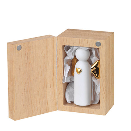 Glücksbringer aus Porzellan im Holzkästchen " Engel " von räder design