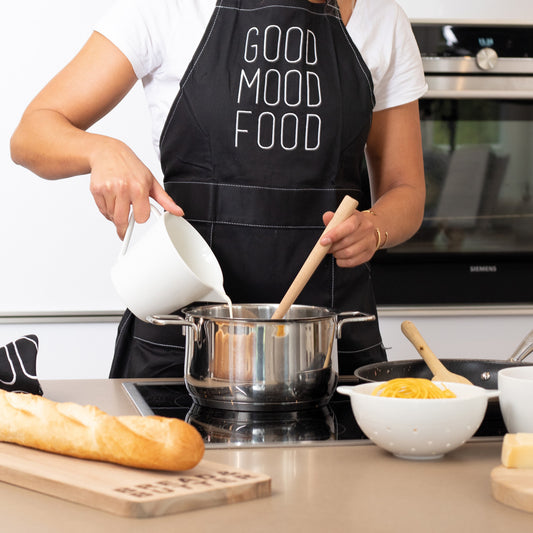 Messbecher (groß) aus Porzellan " zu viel des Guten " von räder design originell Geschenkidee Mitbringsel