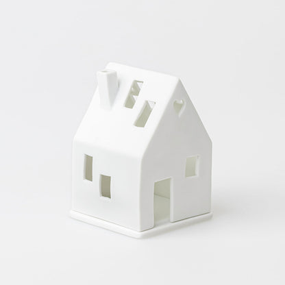 Lichthaus aus Porzellan " Liebe macht aus einem Haus ein Zuhause " von räder design