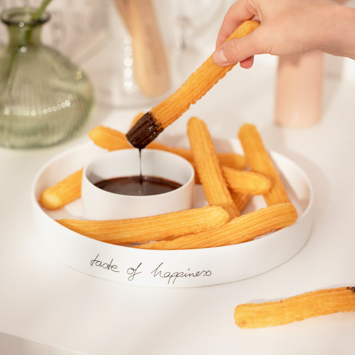 Schale aus Porzellan "taste of happiness" von räder design