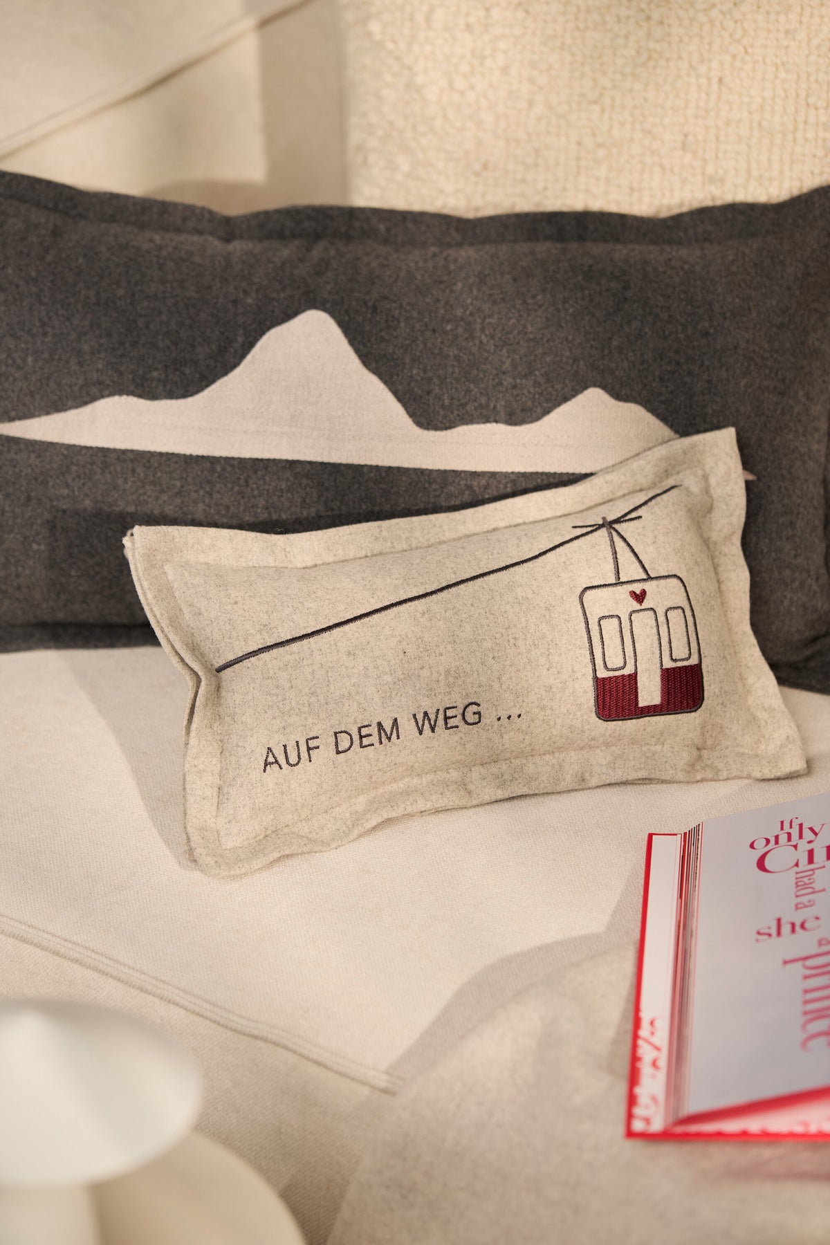 Traumkissen Auf dem Weg zu dir Dekokissen von räder design - 33x17cm