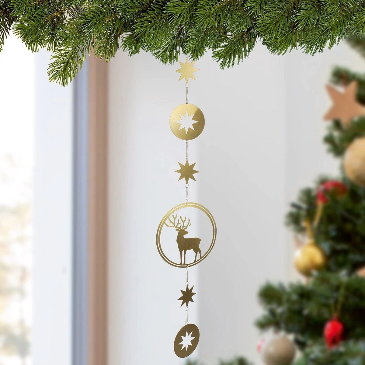 Girlande „Winterhirsch“ von Gilde – Metallgirlande mit Hirschmotiv in Gold