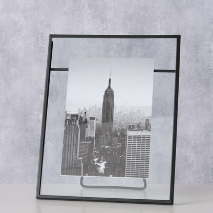 Bilderrahmen aus Metall mit Standfuß Format 10x15 cm von Boltze - Foto Geschenkidee