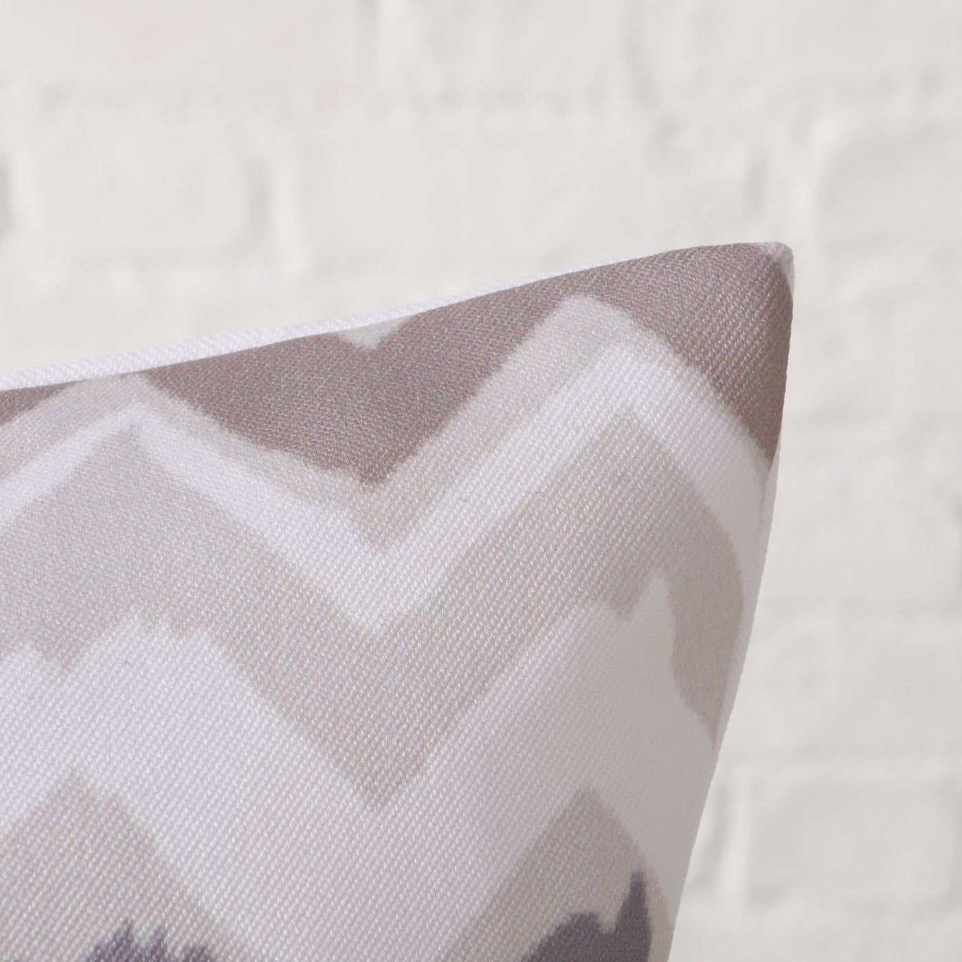 Kissen 45x45 cm mit Zickzackmuster beige/grau von Boltze Modernes Kissen