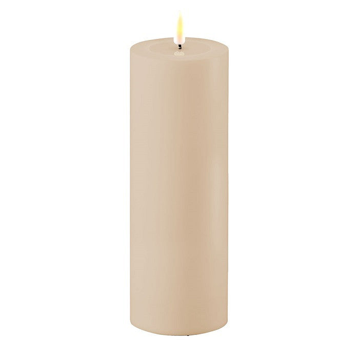 Outdoor LED- Stumpenkerze in Sand 7,5 * 20 cm von Deluxe Homeart - Qualität aus Dänemark