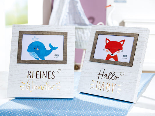 LED-Bilderrahmen aus Holz "Kleines Wunder/Hallo Baby" von Gilde Perfekter Bilderrahmen zur Geburt oder als Geschenk beleuchtet