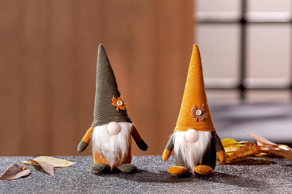 Wichtel Figur „Canadian“ von Gilde – Stoff-Wichtel mit Blattmotiv 24 cm