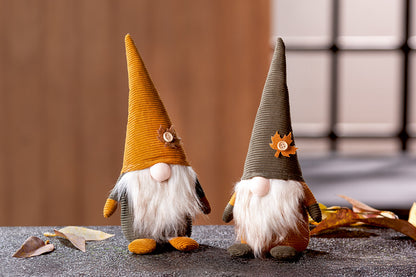 Wichtel Figur „Canadian“ von Gilde – Stoff-Wichtel mit Blattmotiv 30 cm