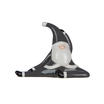 Yoga Santa „Grigio“ von Gilde – Keramik Weihnachtsfigur 11 cm