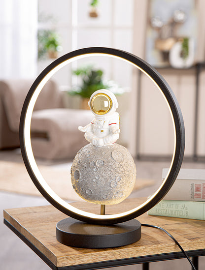 LED-Tischleuchte Astronaut auf Mond von Gilde Weltraum Mond Lampe mit Astronaut Originelle Lampe