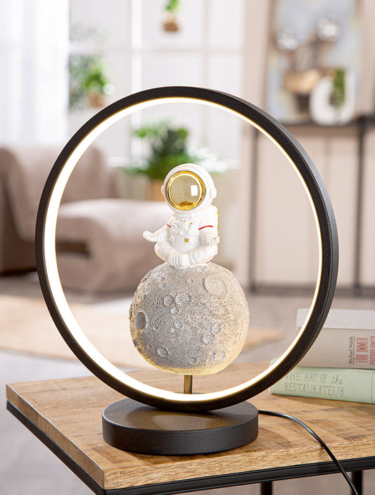 LED-Tischleuchte Astronaut auf Mond von Gilde Weltraum Mond Lampe mit Astronaut Originelle Lampe