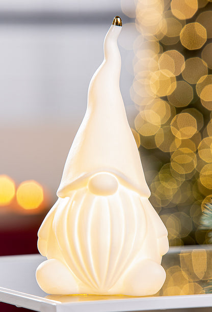 LED Wichtel „Winter Dreams“ von Gilde – Porzellan Figur 20 cm