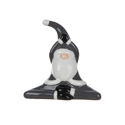 Yoga Santa „Grigio“ von Gilde – Keramik Weihnachtsfigur 11 cm