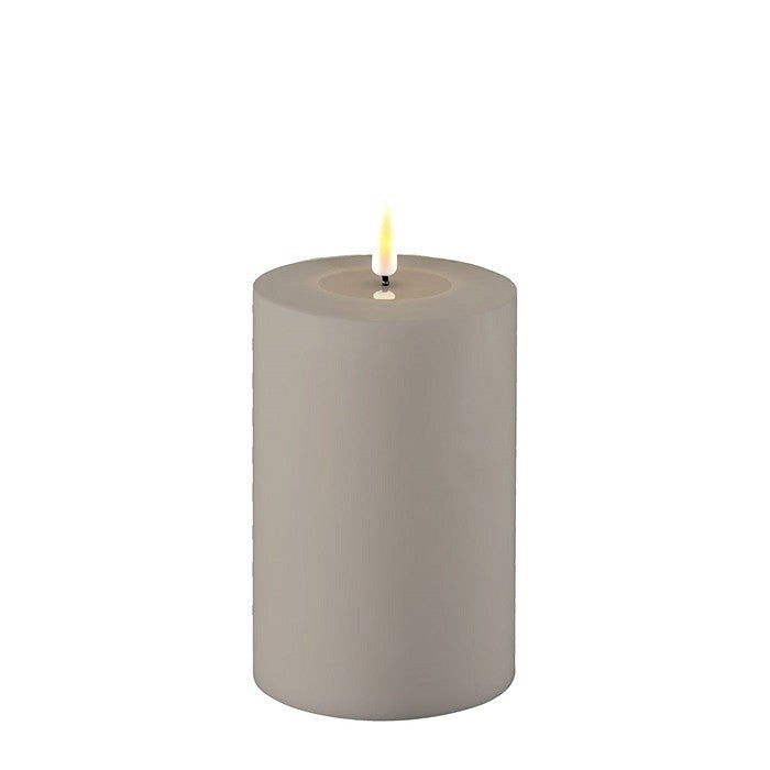 Outdoor LED Stumpenkerze grau 15 cm von Deluxe Homeart - Kerzen/Candles