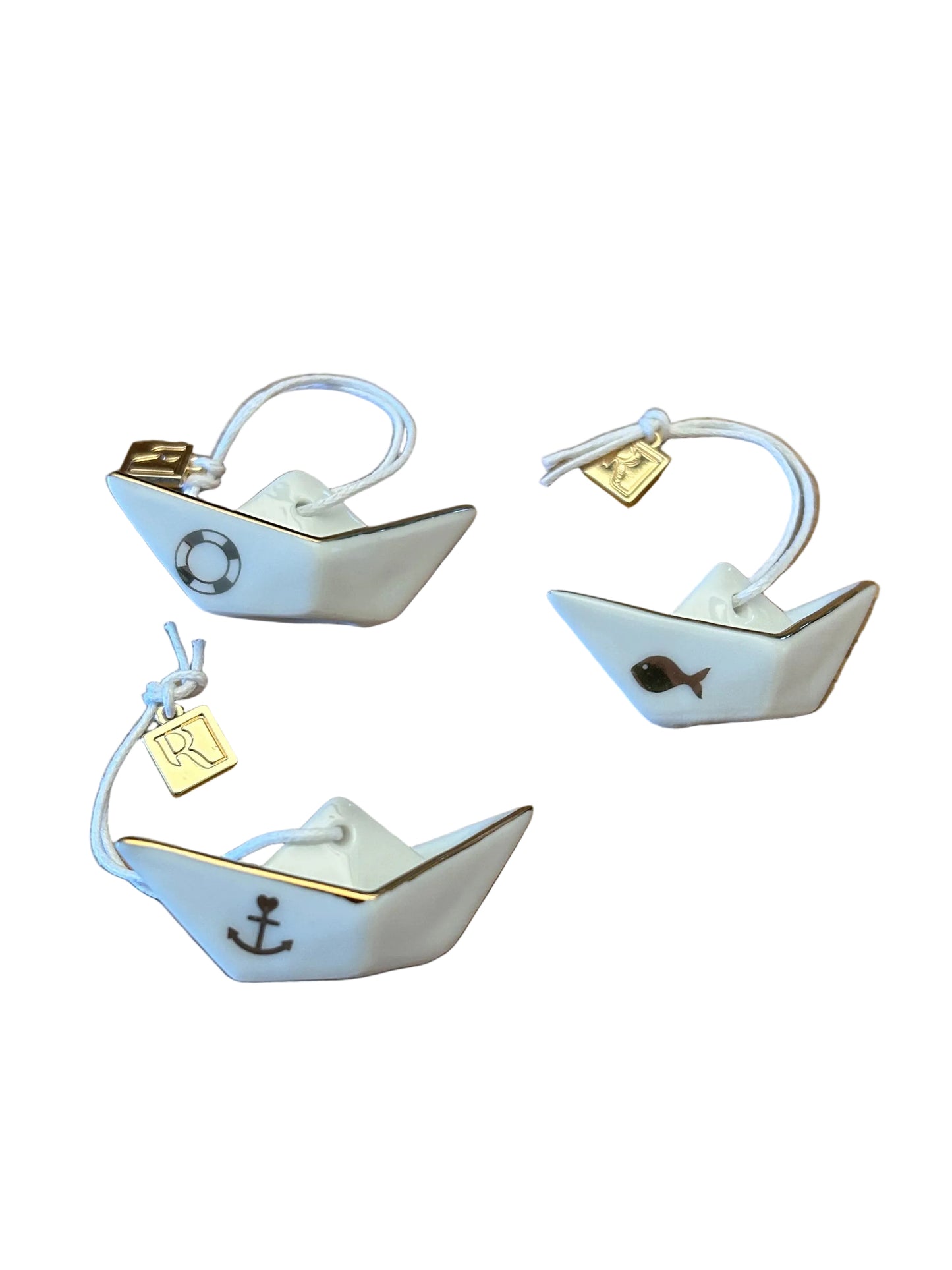 Kleiner Segelschiffanhänger aus Prozellan "Rettungsring/Fisch/Herzanker" von räder design