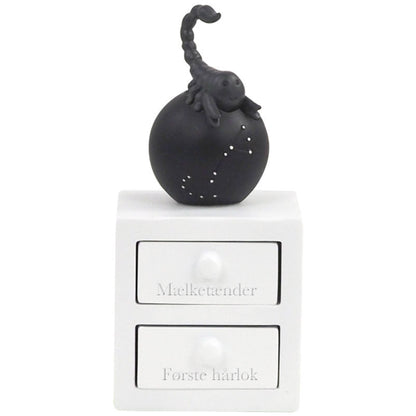Sternzeichen Dose erster Zahn & erste Haarlocke Skorpion von KIDS by FRIIS (danish Design) Dänemark