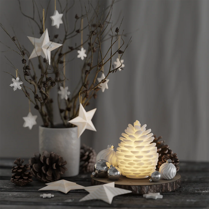 LED-Tannenzapfen weiß 13cm von Deluxe Homeart - Weihnachten Weihnachtsdekoration