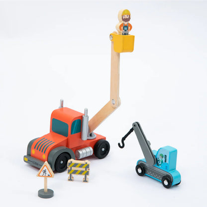 Baufahrzeug-Transporter Spielset aus Holz 14-teilig von UMU Holzspielzeug