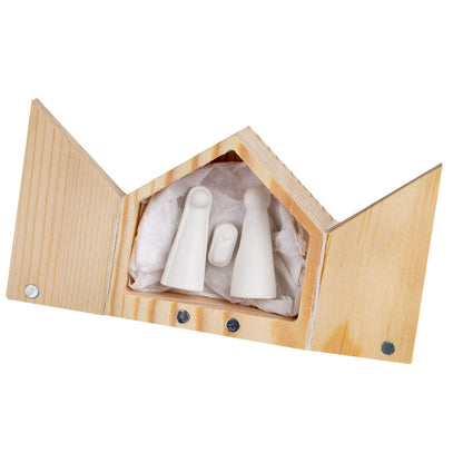 Mini-Krippe aus Holz mit Porzellanfiguren von räder design - Weihnachten Weihnachtsdekoration
