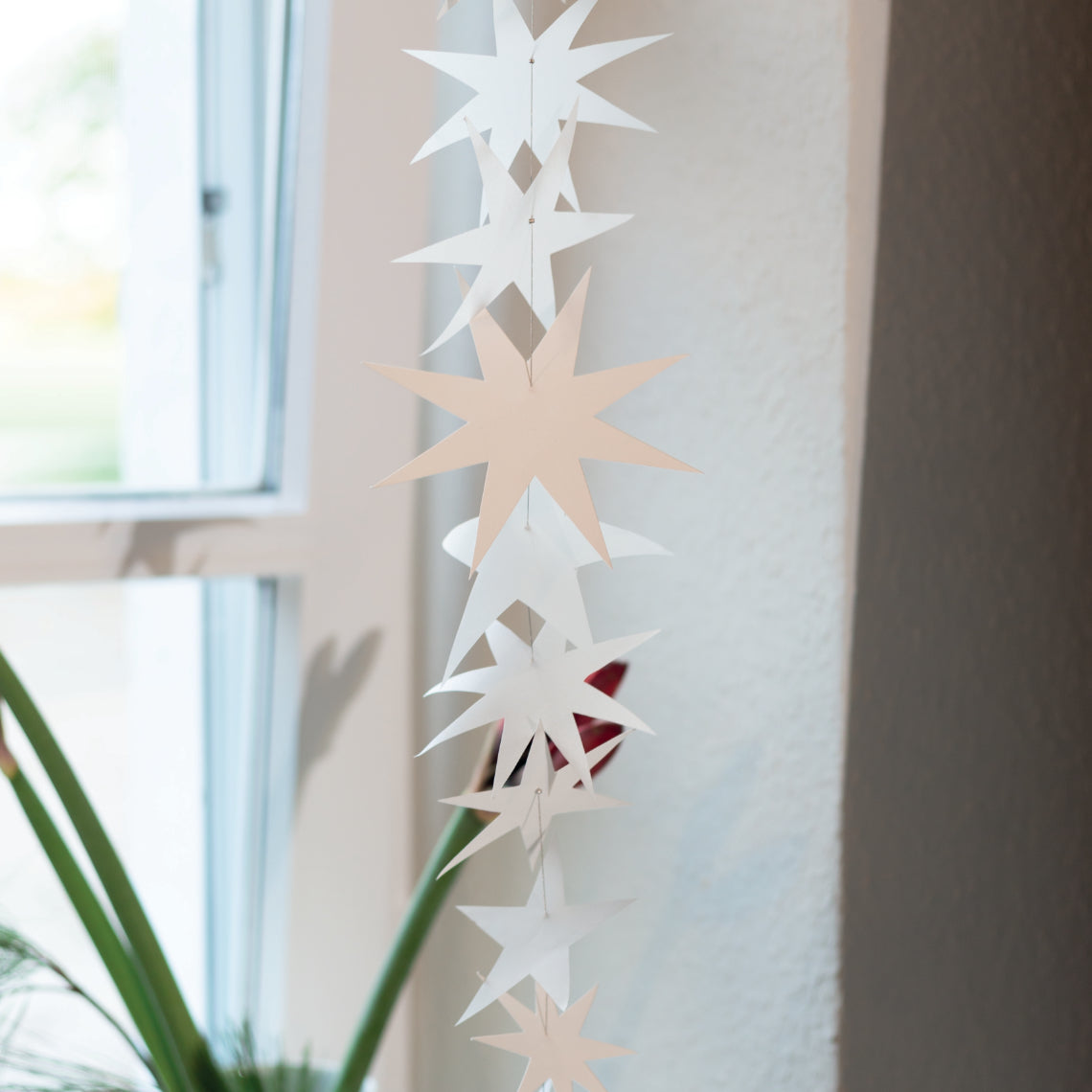 Girlande aus Papier "Sternenschwarmkette" von räder design - Weihnachten Weihnachtsdekoration
