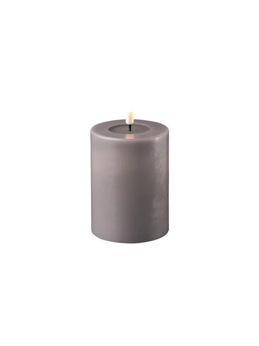 LED Stumpenkerze grau 10 cm von Deluxe Homeart - Kerzen/Candles