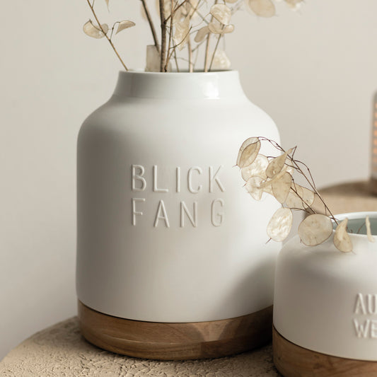 Vase aus Porzellan und Holz "Blickfang" von räder