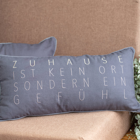 Kissen 60x30 cm "Zuhause ist kein Ort sondern ein Gefühl" von räder design